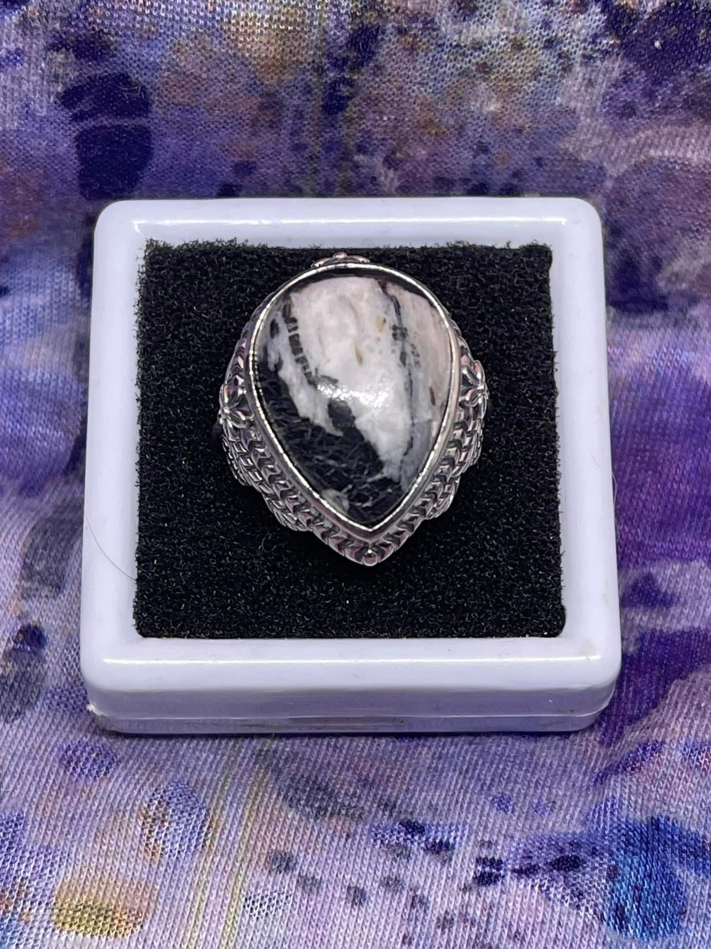 White Buffalo Sterling Silver Size 7 Ring